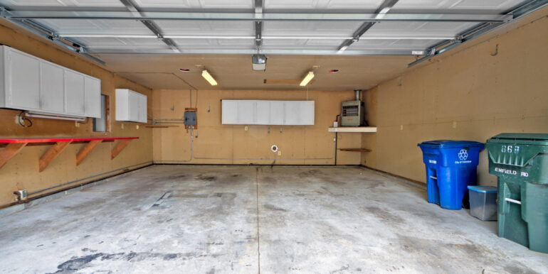 Garage-int-3